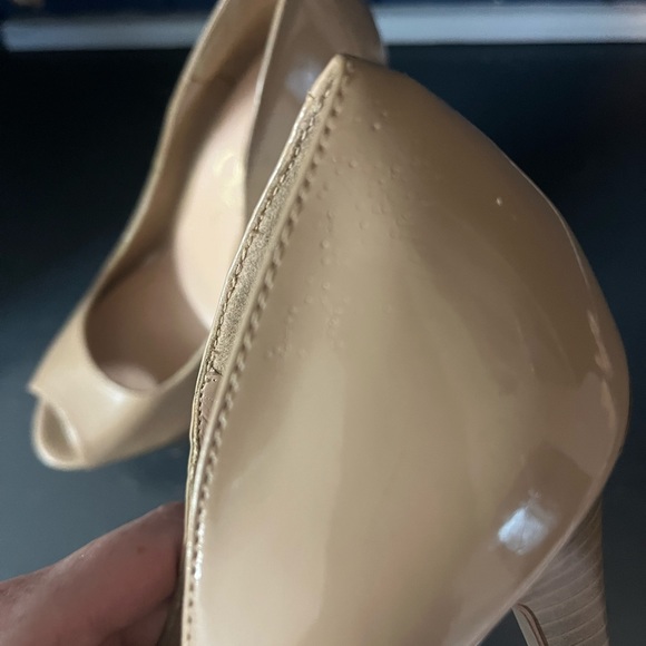 Jessica Simpson Hazil (Nude Patent) Heels Size 7B - Picture 8 of 15